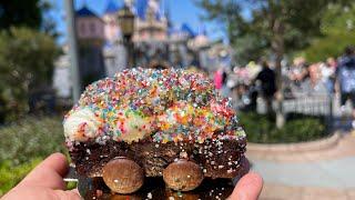 Join Us on a FOODIE TOUR as We Try ALL The MAIN STREET ELECTRICAL PARADE Dazzling TREATS!