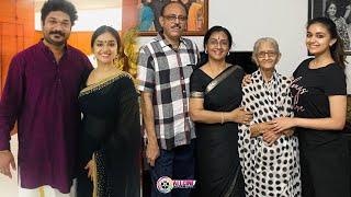 Actress Keerthy Suresh Family Photos with Mother, Father, Sister & Biography 2020