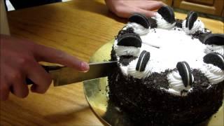 Quick Tip: How To Cut a Cake Cleanly