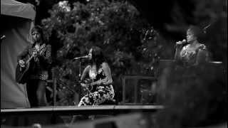 Blue Bayou Cover - Vika and Linda Bull - Zoo Twilights Melbourne