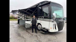 2017 Winnebago Tour 42QD (17U242646)