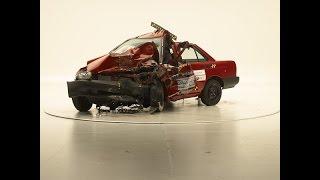 Nissan Tsuru - Nissan Versa - Crash test Global NCAP