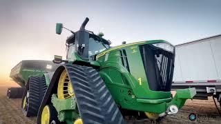 4x John Deere 9x-1000 Mähdrescher & 2 John Deere 9RX + Brent Überladewagen. Linsen dreschen 2023