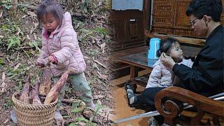 Mother and son went to dig bamboo shoots to sell and get bamboo shoots for the engineer