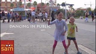 Sophia and Bella Dancing in Public at Universal Studios Florida on Mugglesam