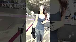 Karisma Kapoor's Daughter Samaira Kapoor दिखी Mumbai Airport पर #shorts