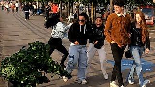 broma hombre arbusto: la gente corre asustada // BUSHMAN PRANK