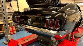 Assembling the Back End Of The Boss 429 1969!!