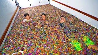 10,000,000 Orbeez in moving truck!