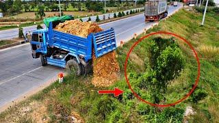 Perfectly New Project! Bulldozer Push soil, Landfill Flooded Area on Asain Road Truck 5Ton Unloading