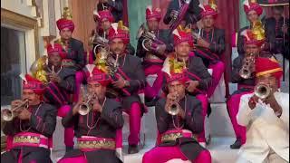 Hindu Jea band performed on song karwatein badalte rahe sari raat hum aapki kasam. Film Aapki Kasam