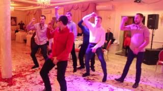 Шикарный Новогодний танцевальный конкурс/Cool New Year's dance competition arthall.od.ua