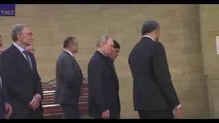 Путин посетил Джума мечеть в  Дербенте. Дагестан