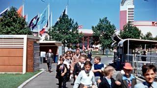 1939 New York World's Fair - People and Buildings