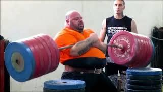 Yelling man lifting weights (I don't own this)