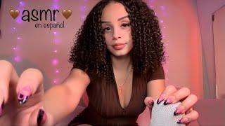 ASMR en Español Fast Tapping, Mouth Sounds, Scratching, Hand Movements & Hand Sounds (side to side)