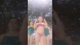 Mia figlia Rosaria in piscina con le sue amiche gemelle Angela e Martina #shorts