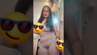 Begitu Jelas Belahannya,,,, Tebal Dan Basah