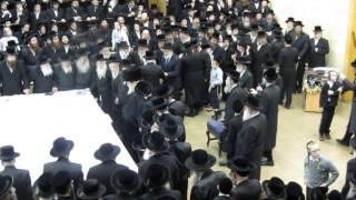 EXCLUSIVE VIDEO - Belz Rebbe 1st night Chanukah 5775 (2014) 15 of 15