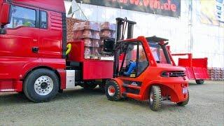 AWESOME MAN RC TRUCK WITH TRAILER IS LOADED BY THE RC LINDE FORKLIFT TRUCK! TAMIYA! LEGO TRAILER!