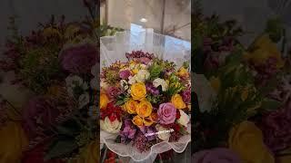 تنسيق باقه ورد بشكل جميل ومرتب #تغليف #ورد #باقة #طبيعي #يوتيوب #ورود #اكسبلورهاشتاقات #هاشتاق