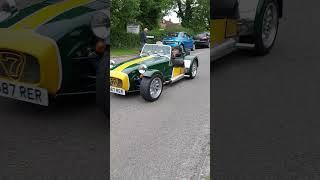 kit car entering car meet