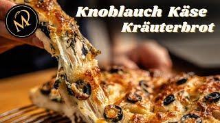 Knoblauch Käse Kräuterbrot -  Focaccia mit Knoblauch, Käse und Oliven