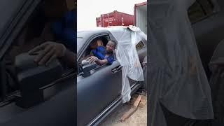 Watch As Driver Carefully Unload A Rolls-Royce Cullinan Worth ₦700m From A Containerized Car-carrier