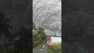 gunung semeru meletus