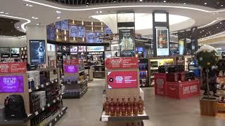 Dutyfree shops at Singapore Airport 4K