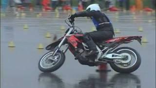 Moto Gymkhana in heavy rain aprilia SXV450