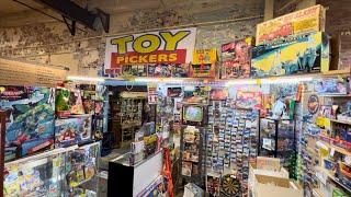 Antique Mall GOLD! SLOW CRAWL through one of THE BEST Vintage Toy Booths in the United States