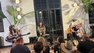 The Warning - Qué Más Quieres (Stripped Back) (Sofar Sounds, Crate Brewery, London July 22, 2024) 4K