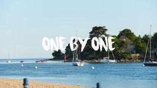 Robin Schulz & Topic ft. Oaks - One By One