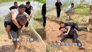 A cool summer of Changbanpo challenge Mud splashing challenge Pig Bajie carrying his wife on his ba