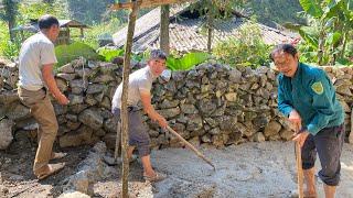 Em Nô 4 Con Láng Nền Sân Cùng Với Chú Rể. Nguyễn Tất Thắng