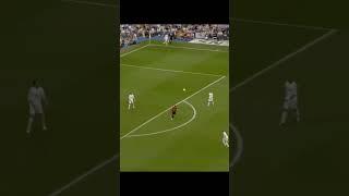 David Beckham ft Roberto Carlos #shorts