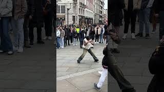 el cámara bailarín (dancing camera guy)