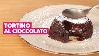 Tortino al cioccolato con cuore fondente: la ricetta veloce per farlo morbido (in meno di 10 minuti)