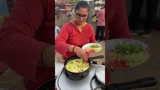 Hardworking aunty selling mix veg handvo in Surat #shorts