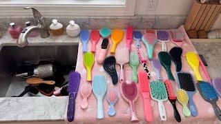 it’s hairbrush wash day