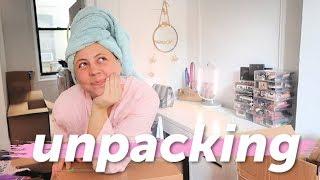 Unpacking boxes & Setting up my NEW ROOM! | NYC Moving vlog