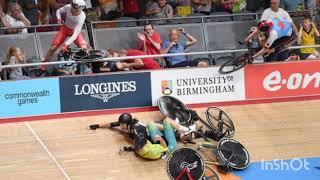 England’s Matt Walls cyclists crash video - Commonwealth Games - cyclists taken to hospital