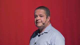 Como motivar alunos desinteressados com neurociência | Sandro Ribeiro | TEDxFaculdadeEnsine