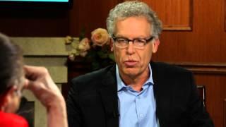 Carlton Cuse Redefines The Vampire Genre | Carlton Cuse Interview | Larry King Now - Ora TV