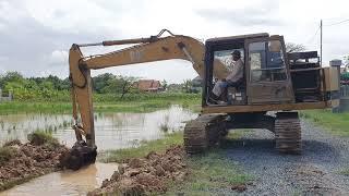 Amazing Excavator Unloading Dirt Mud  ep07