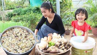 Mommy Sreypov: Cute girl Siv chhee help mommy cook yummy rice porridge - Mothe and children cooking