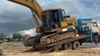 Dangerous!!  Excavator Transport Down The Hill || Skill Driver||