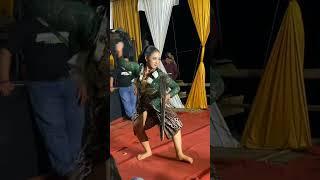 niken salindry tidak sadar roknya terbuka #dangdut #shorts #viral