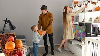 Hello, autumn, in our tiny apartment | Bookshelf decor, pumpkin-spice latte repice, mushroom dinner